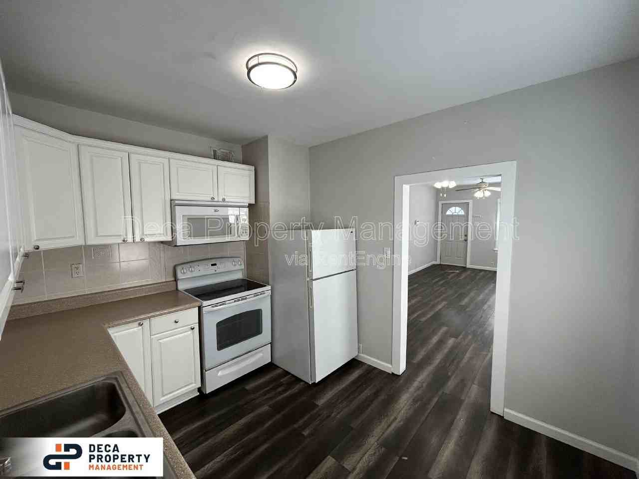 4928 Tiemann Ave - Photo 5 of 12