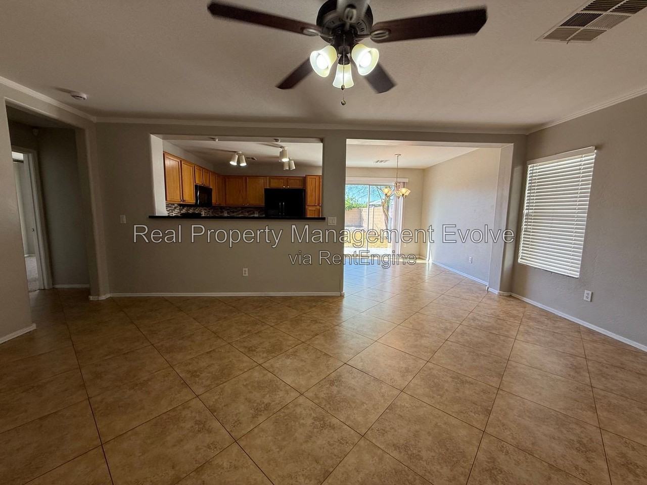 22621 W Yavapai St - Photo 4 of 24