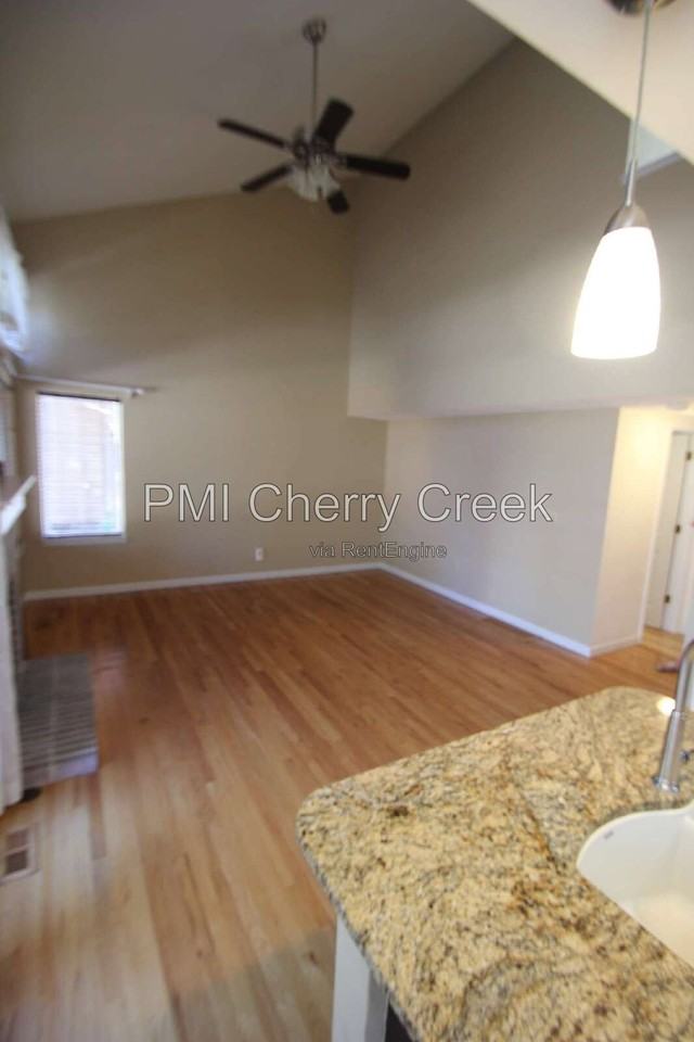 9800 Foxhill Cir - Photo 4 of 31