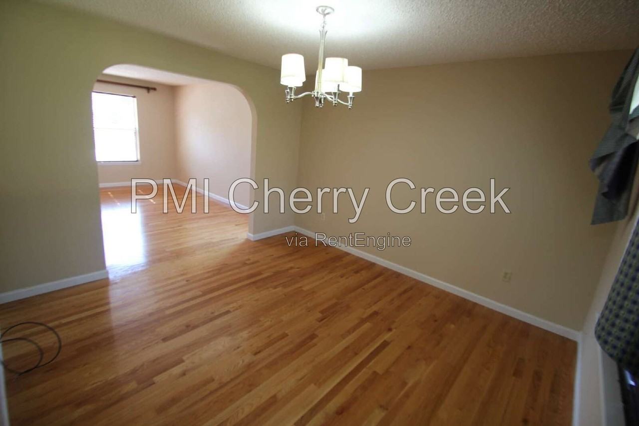 9800 Foxhill Cir - Photo 5 of 31