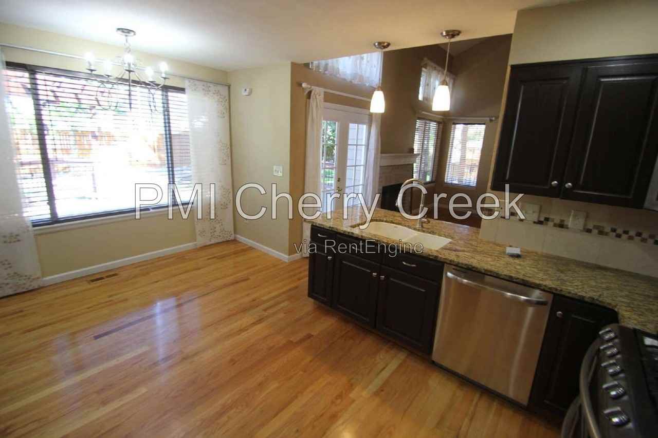 9800 Foxhill Cir - Photo 6 of 31