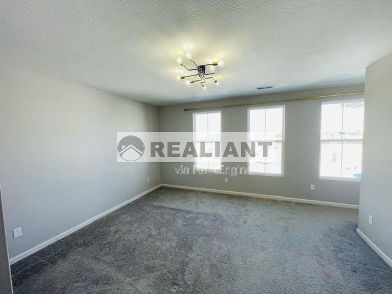 1373 Rubyhill Ln - Photo 2 of 30