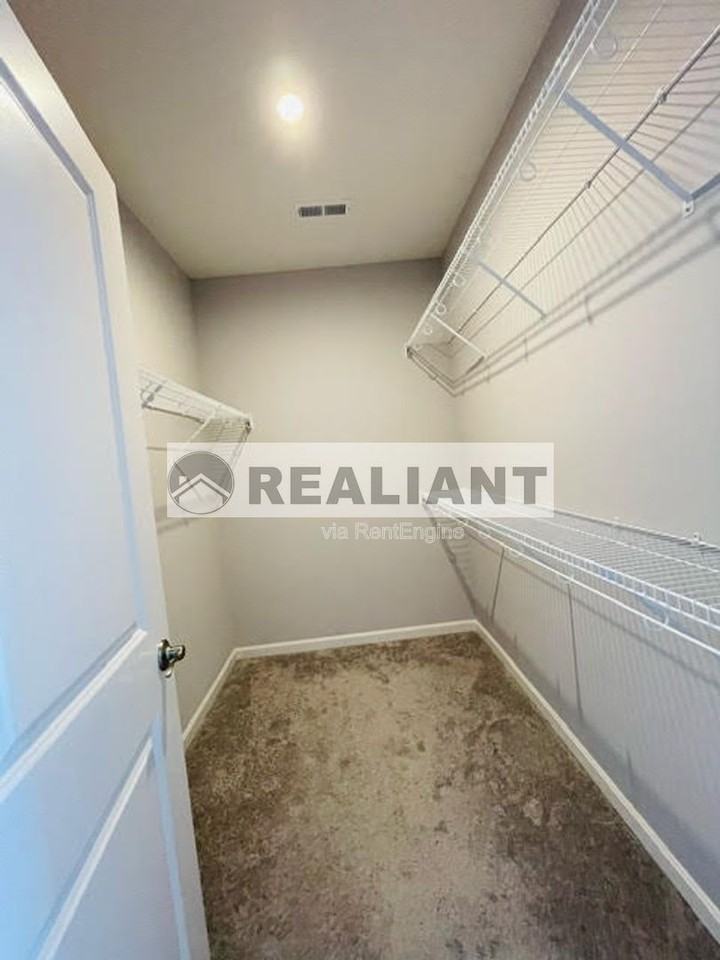 1373 Rubyhill Ln - Photo 4 of 30
