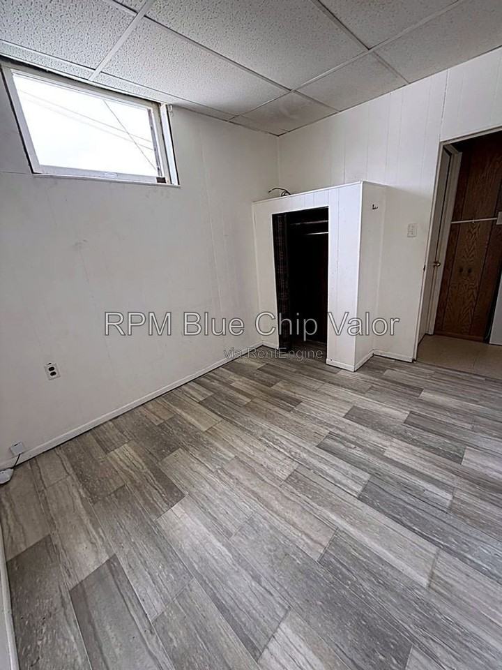 3406 Van Hook Ave - Photo 2 of 10
