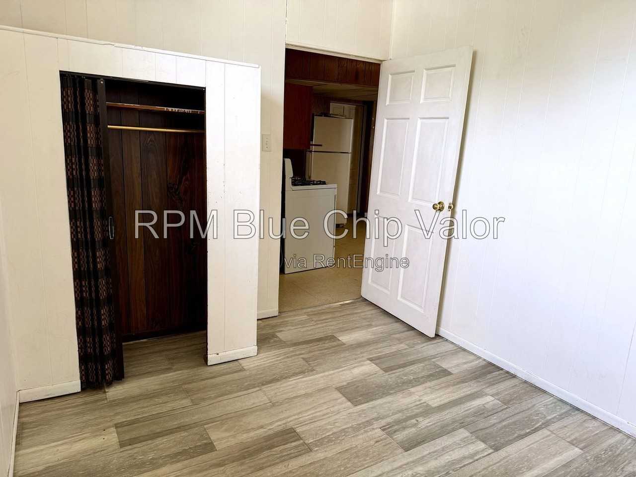 3406 Van Hook Ave - Photo 4 of 10