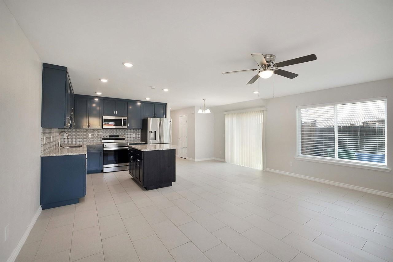 214 Lizzie St #B - Photo 3 of 27