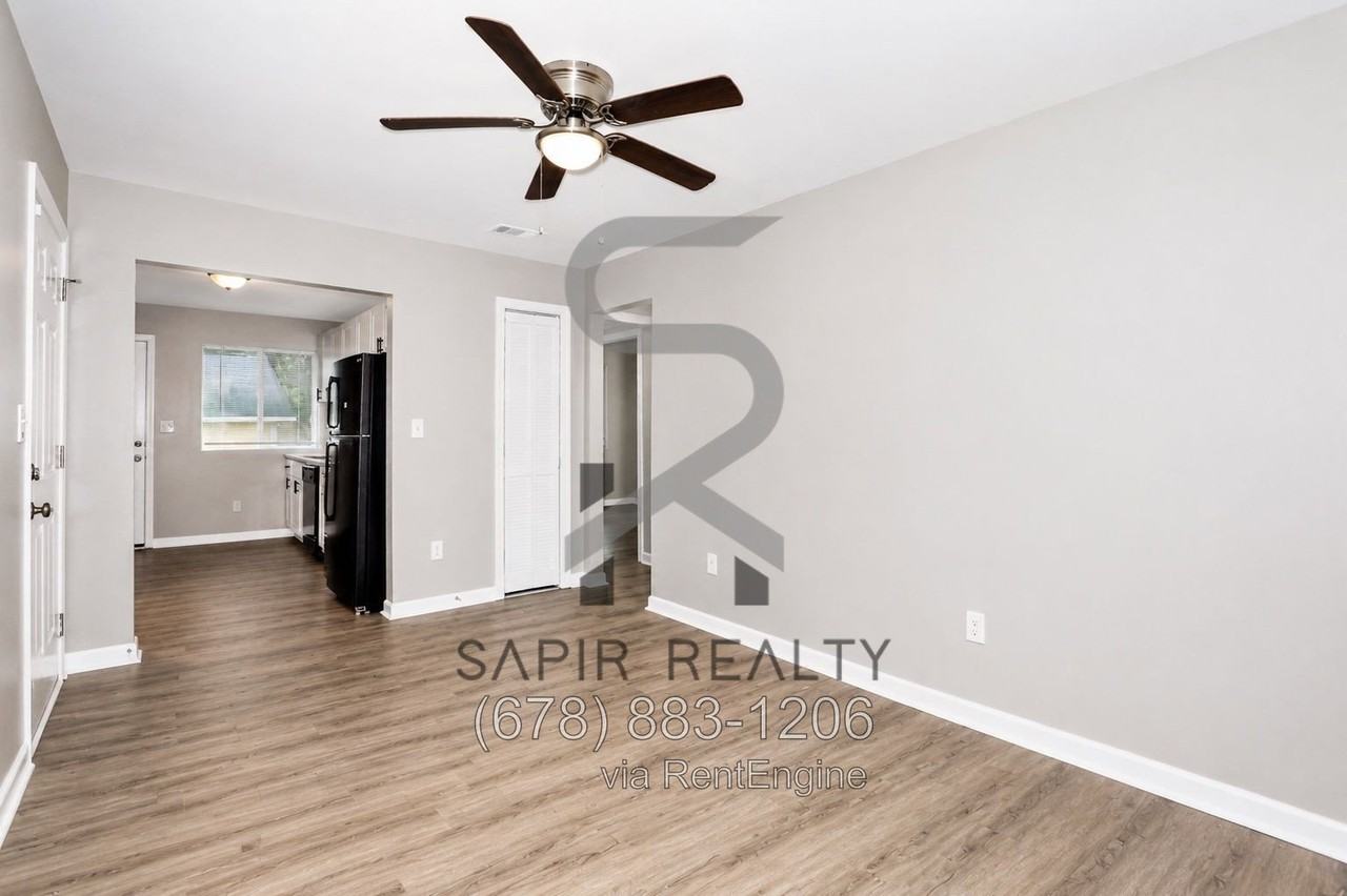 359 Lanier St Nw #6 - Photo 3 of 14