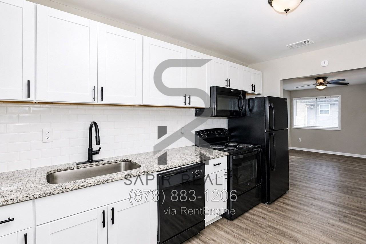 359 Lanier St Nw #6 - Photo 5 of 14
