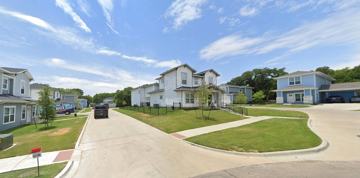 featured image of 1839 Crow St #101