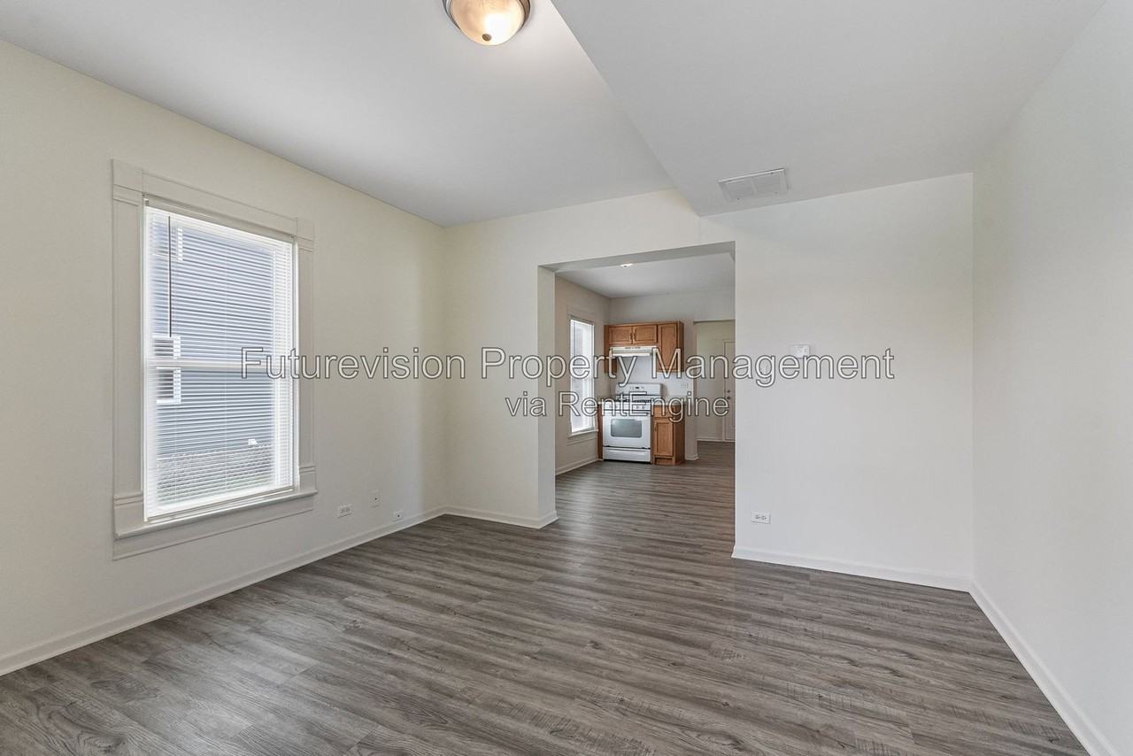 107 Stevens Ave #1 - Photo 3 of 12