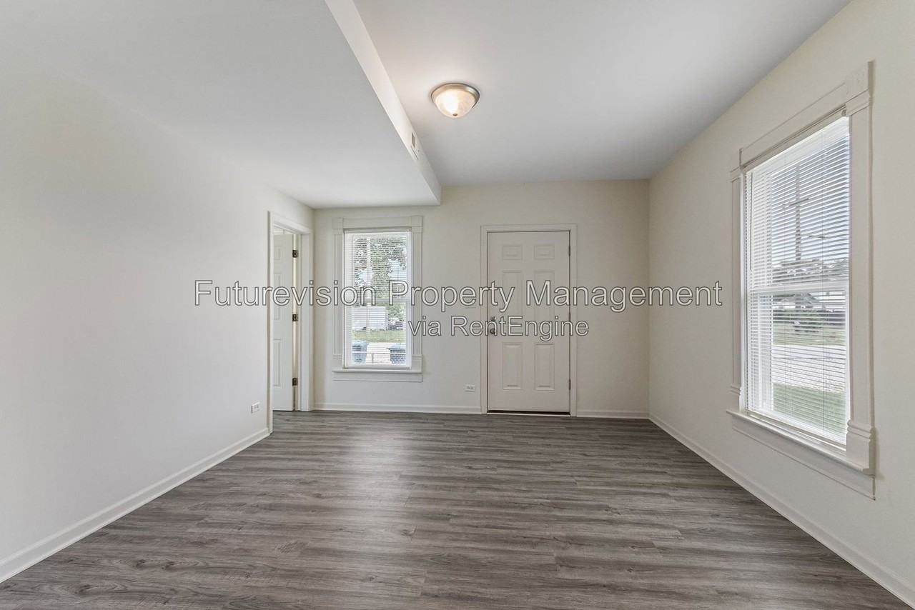 107 Stevens Ave #1 - Photo 4 of 12
