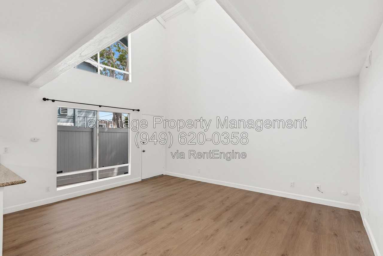 601 Larkspur Ave - Photo 4 of 21