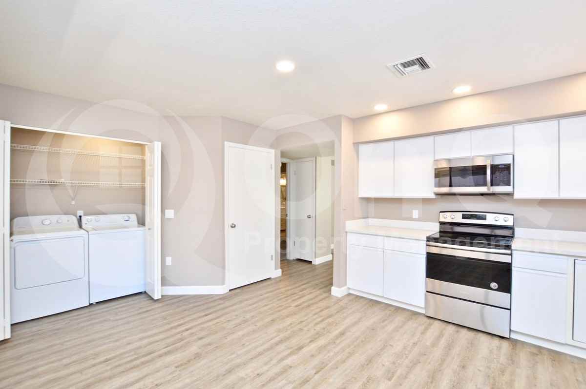 1501 E Commerce Ave - Photo 3 of 19