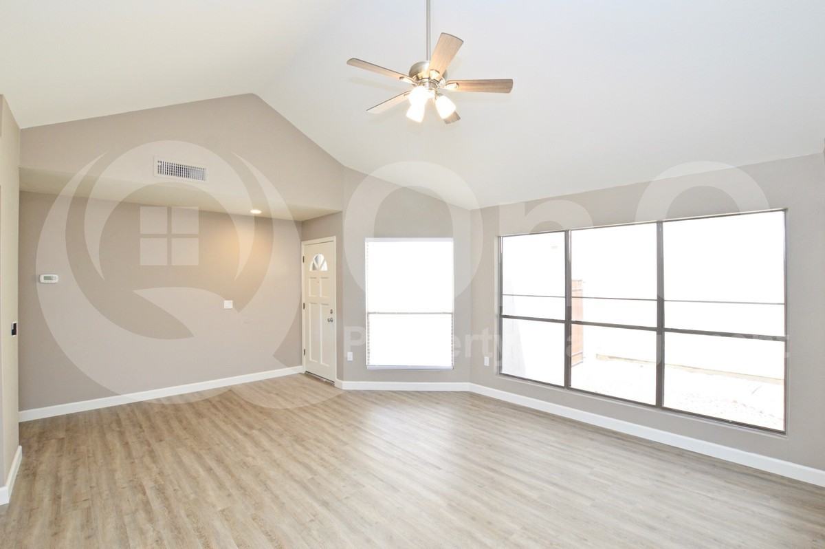 1501 E Commerce Ave - Photo 5 of 19