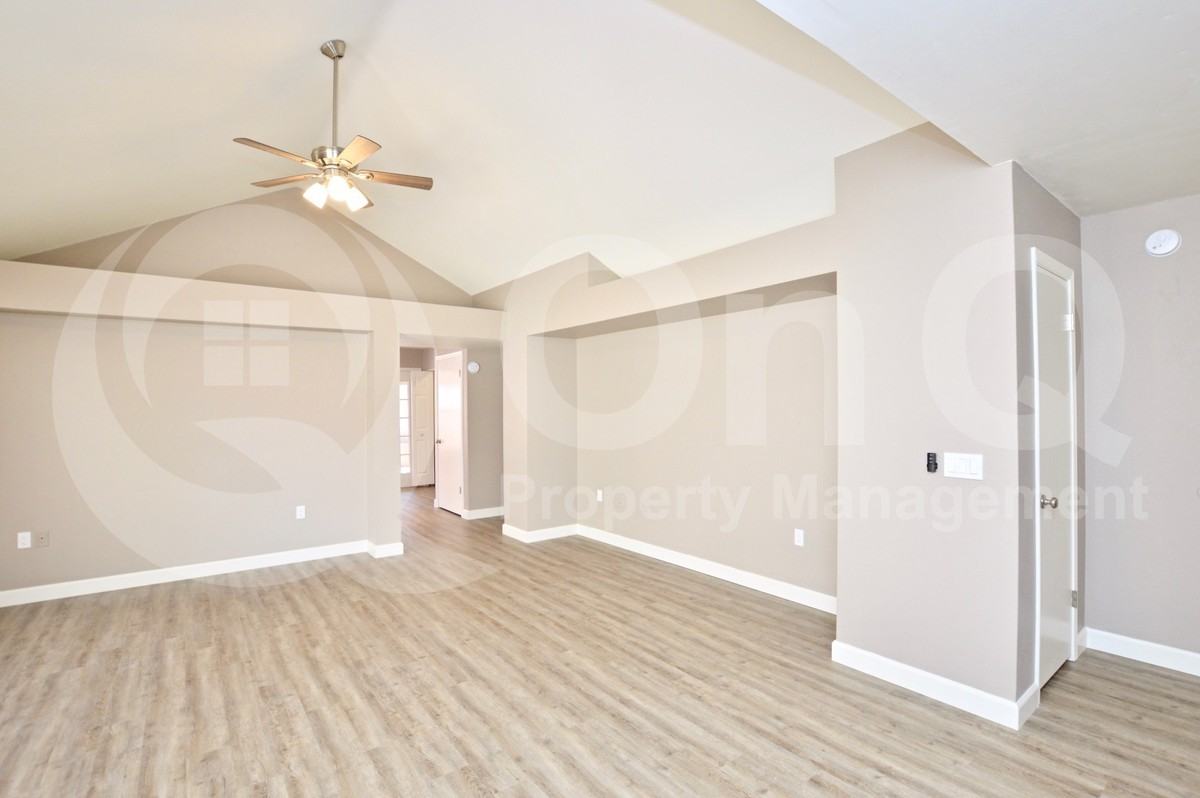 1501 E Commerce Ave - Photo 6 of 19