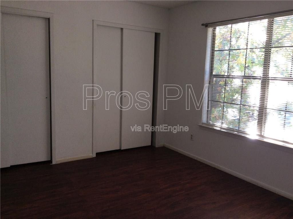 852 W Collins St - Photo 6 of 7