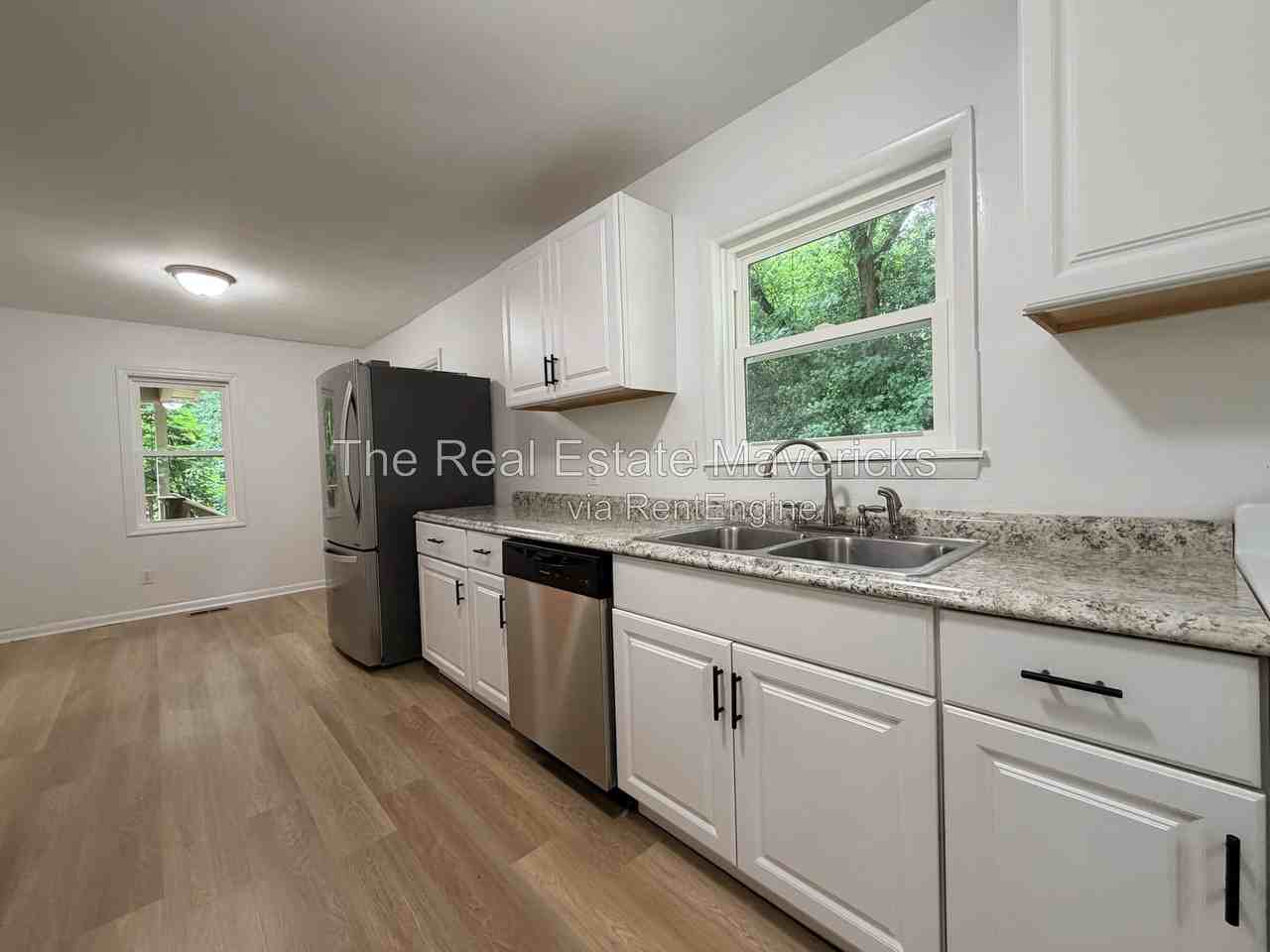 128 Phillips Hollow Rd - Photo 5 of 19