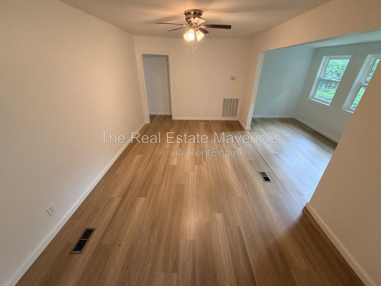 128 Phillips Hollow Rd - Photo 6 of 19