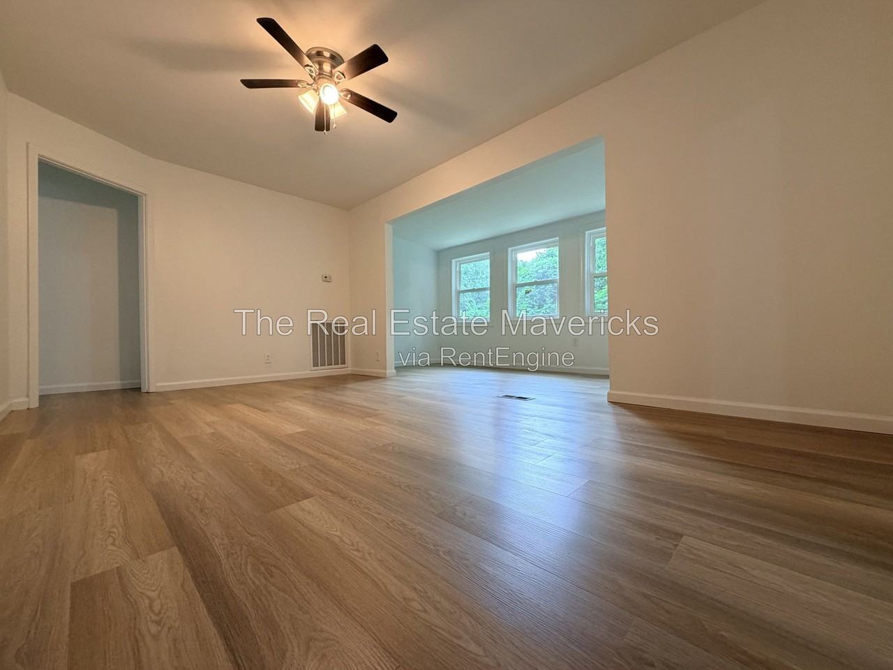128 Phillips Hollow Rd - Photo 7 of 19