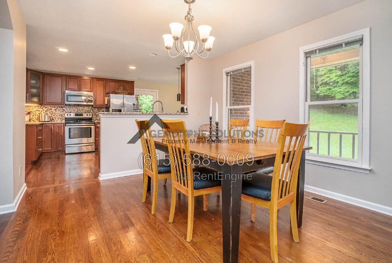 4446 Pratt Ln - Photo 3 of 28