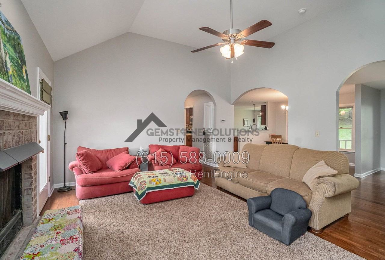 4446 Pratt Ln - Photo 4 of 28