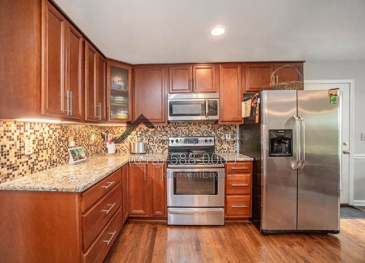 4446 Pratt Ln - Photo 6 of 28