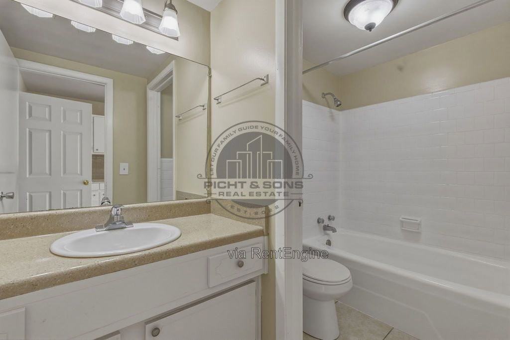 420 E Park Ave #44 - Photo 7 of 8