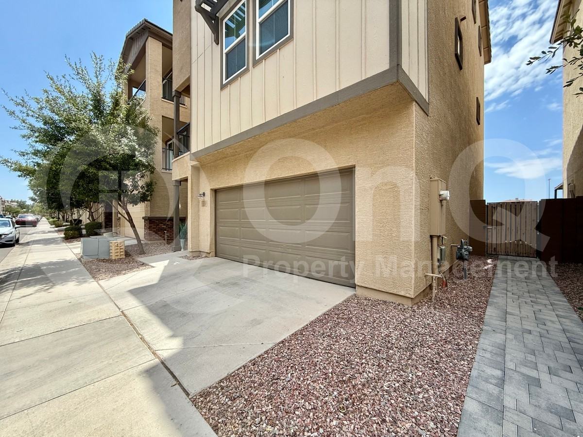 775 W Flintlock Way - Photo 3 of 23