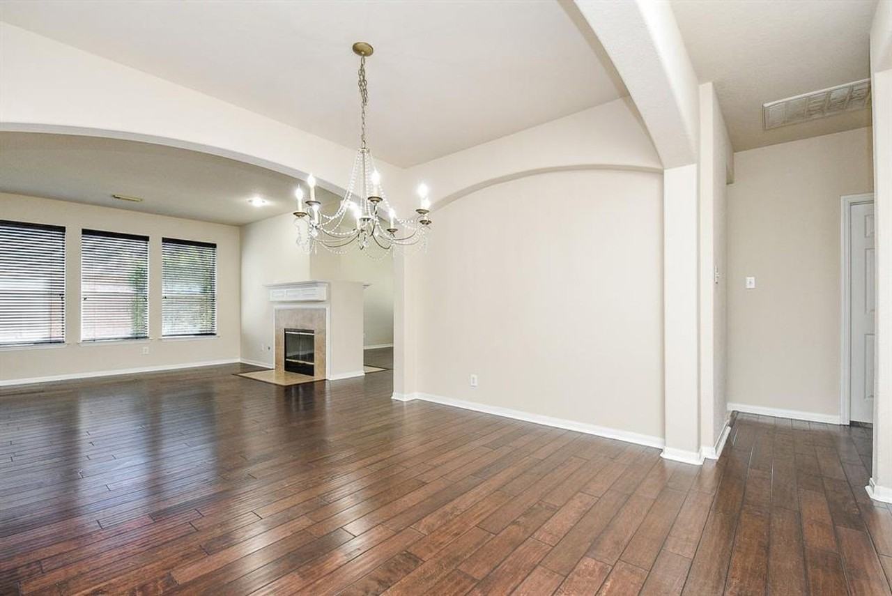 9135 Edgeloch Dr - Photo 4 of 24