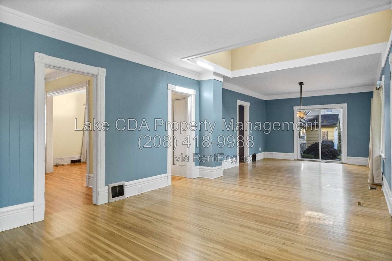 218 N 8th St - Photo 3 of 33