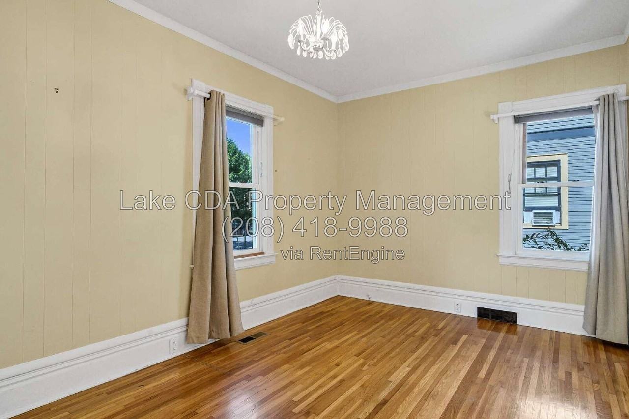 218 N 8th St - Photo 5 of 33