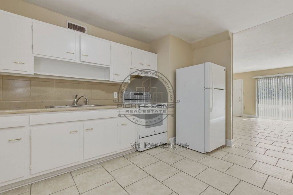 420 E Park Ave #47 - Photo 5 of 12