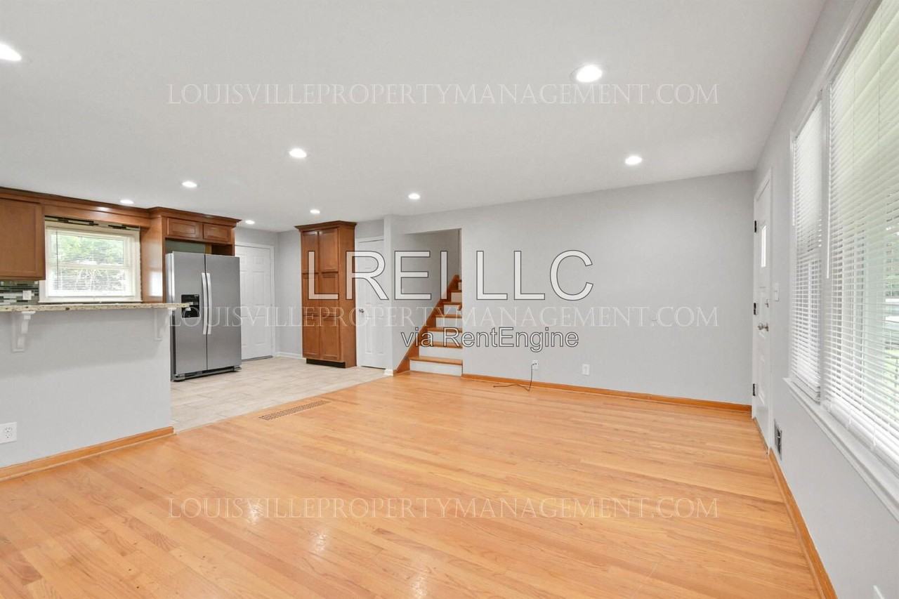 4007 Blossomwood Dr - Photo 3 of 26