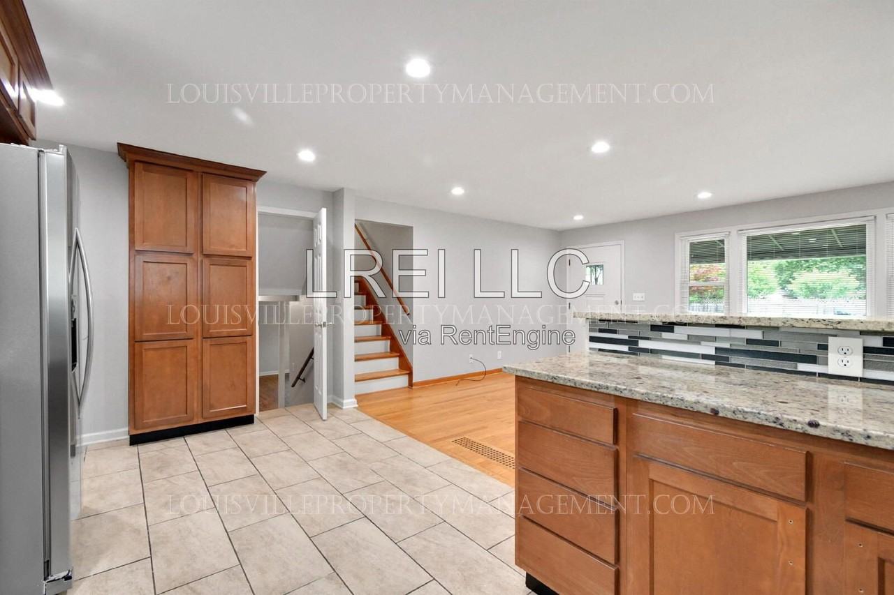 4007 Blossomwood Dr - Photo 5 of 26