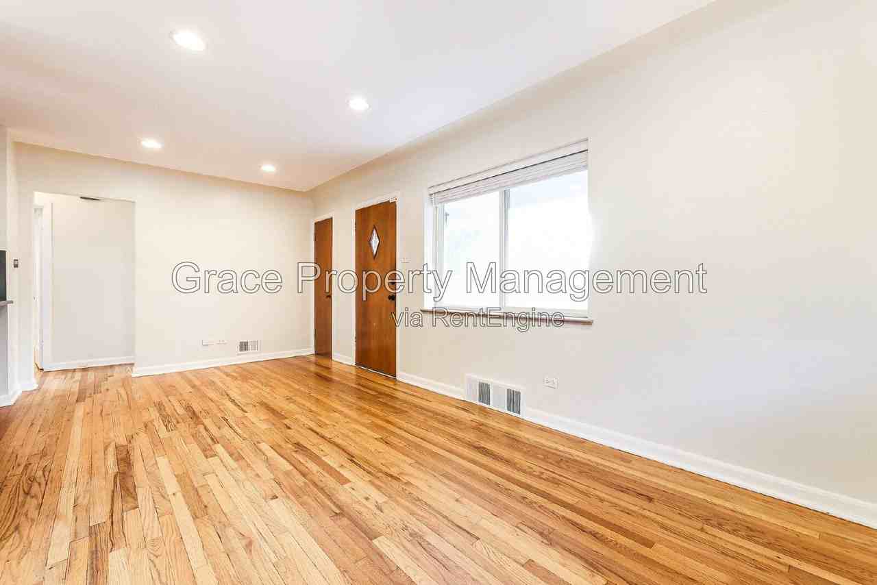 3075 Dahlia St - Photo 3 of 20