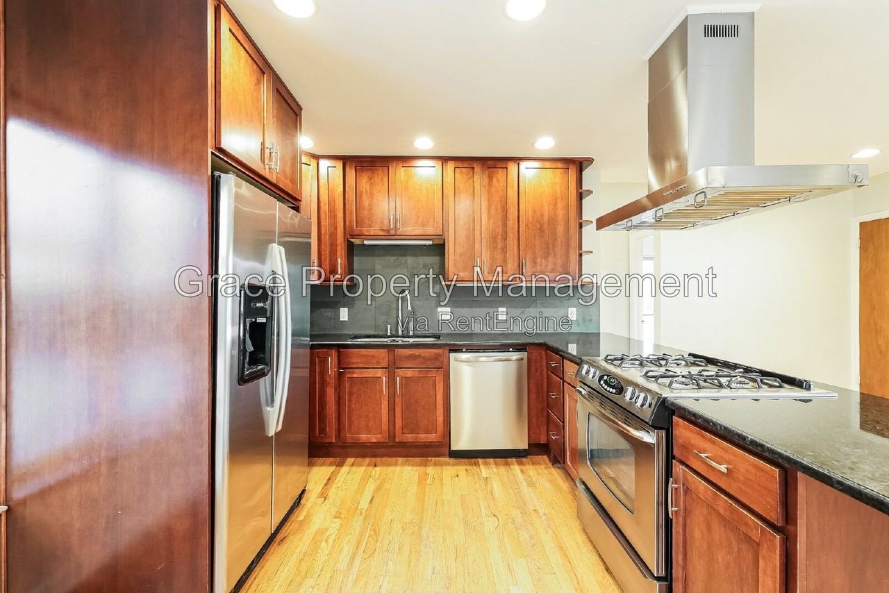3075 Dahlia St - Photo 7 of 20