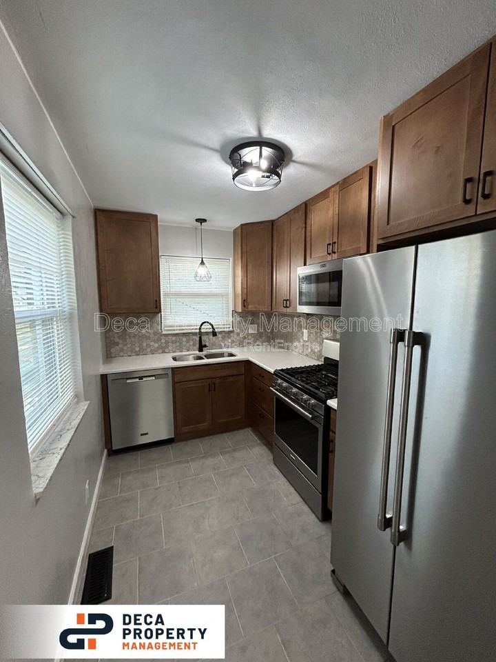 10939 Brookings Dr - Photo 5 of 18