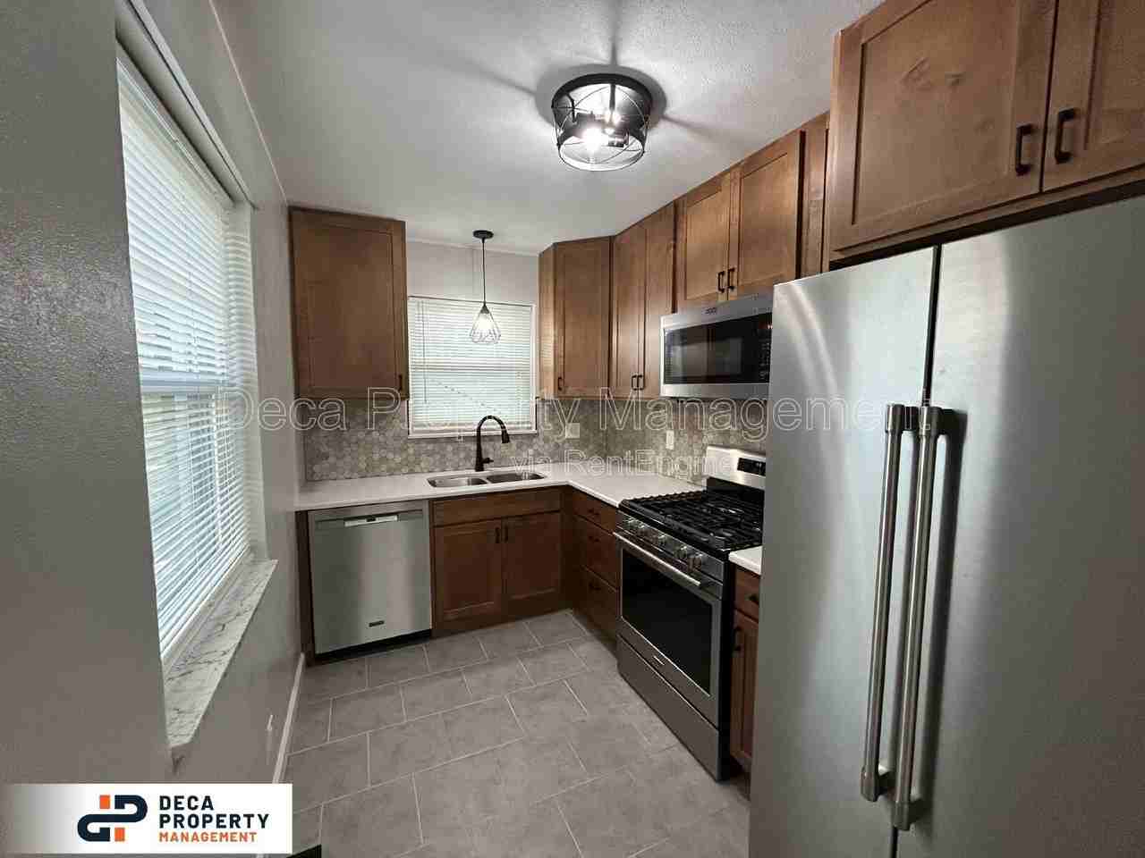 10939 Brookings Dr - Photo 6 of 18