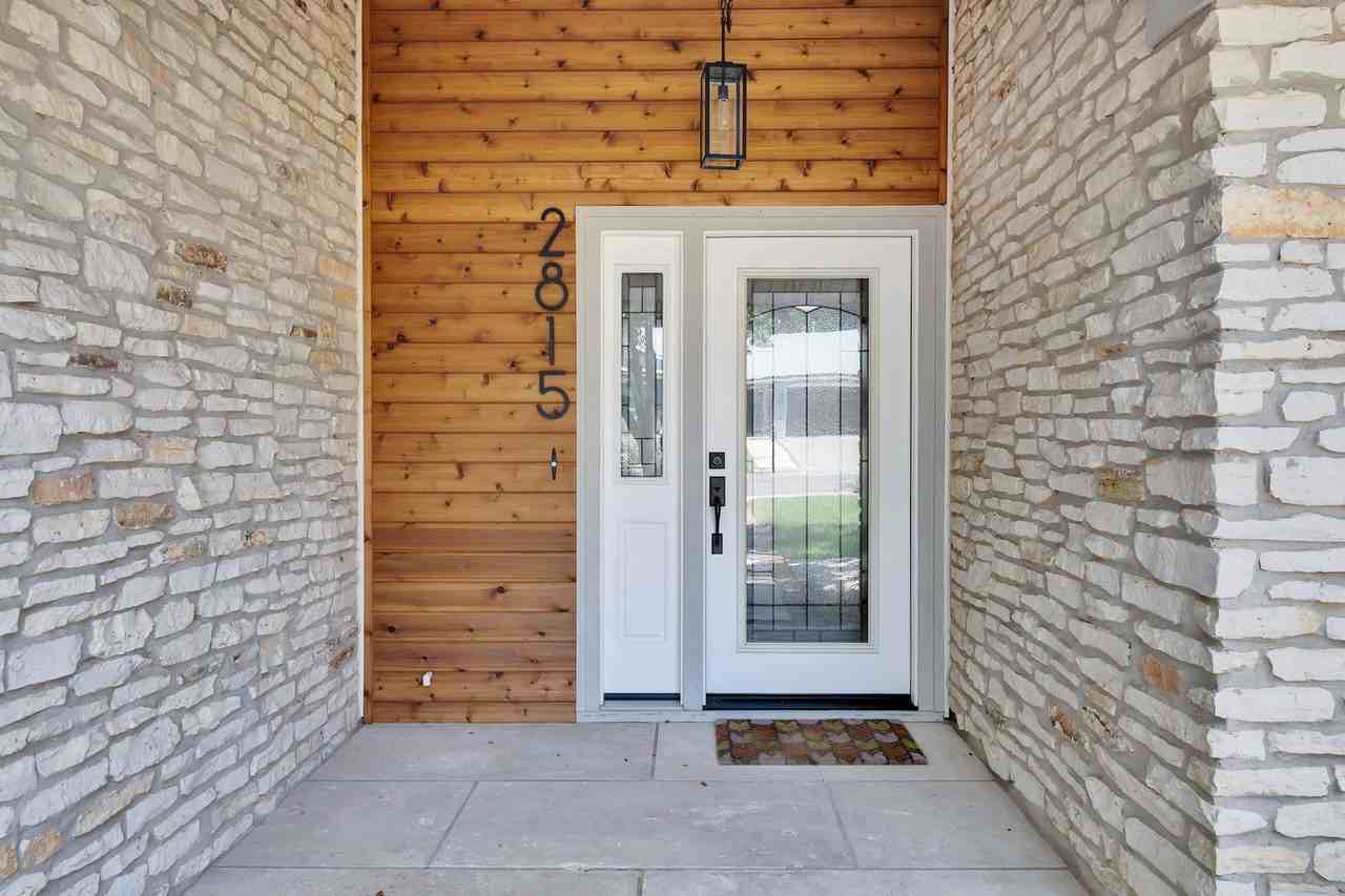 2815 Inridge Dr - Photo 3 of 50