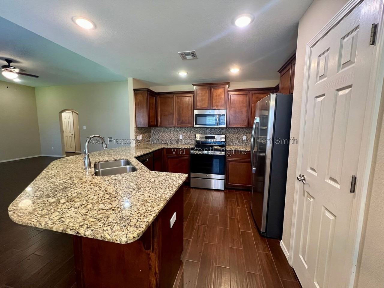 507 Ridge Point Dr - Photo 5 of 20