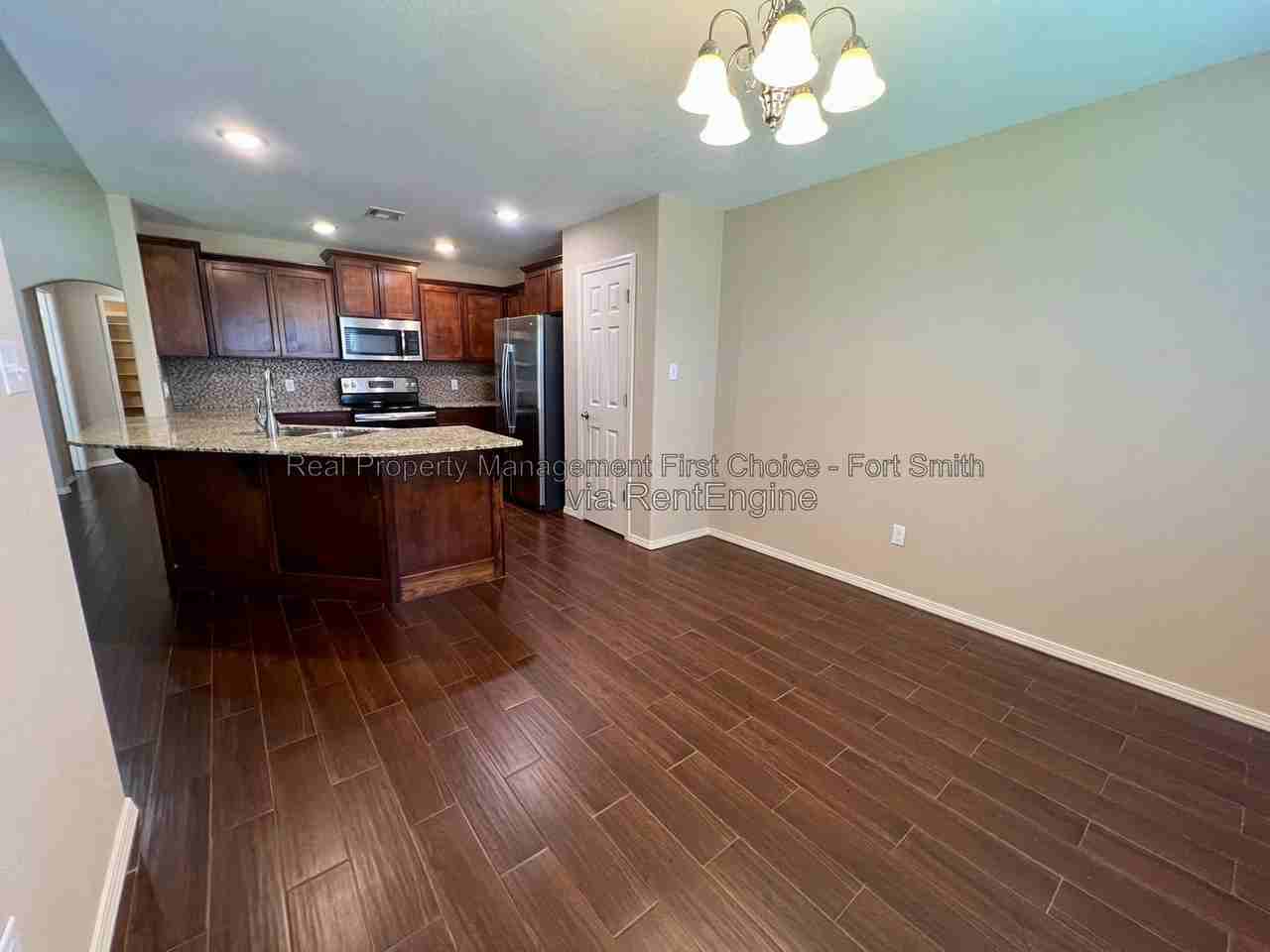 507 Ridge Point Dr - Photo 7 of 20