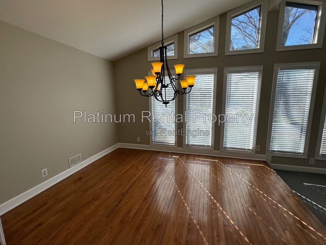 3953 Sunflower Way - Photo 4 of 41