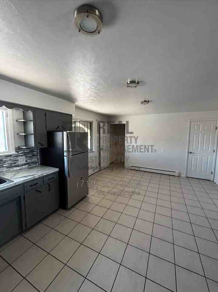25618 Everett Rd - Photo 2 of 17