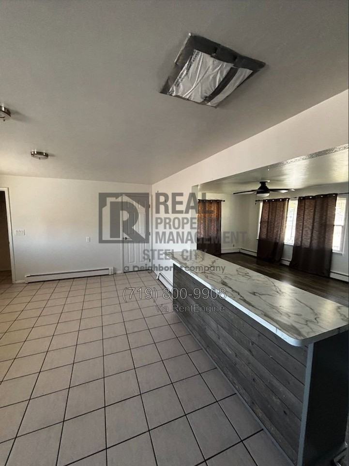 25618 Everett Rd - Photo 3 of 17