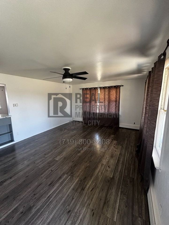25618 Everett Rd - Photo 4 of 17