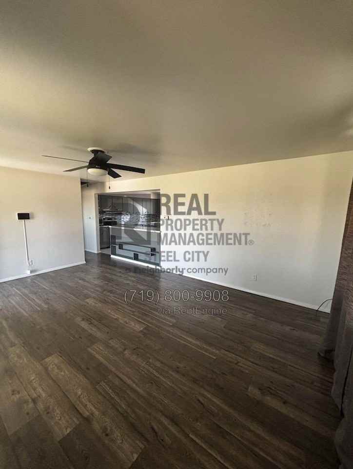 25618 Everett Rd - Photo 5 of 17