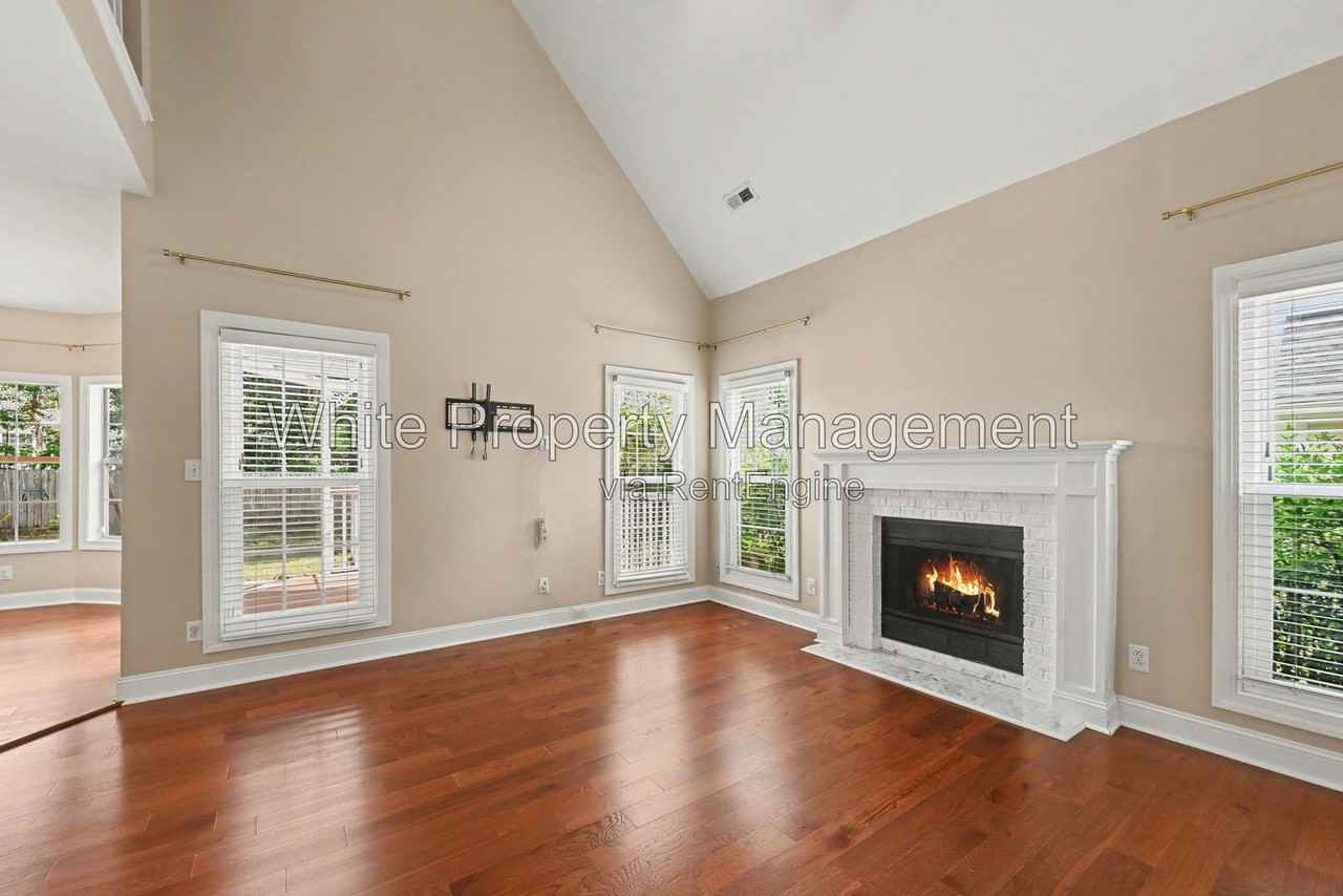 9201 Hanworth Trace Dr - Photo 4 of 30