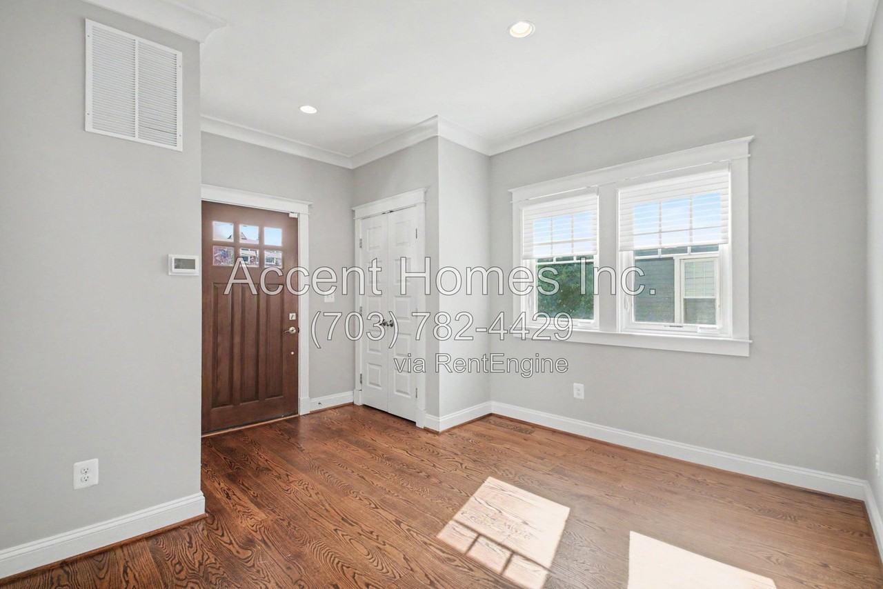 14 W Caton Ave - Photo 5 of 34
