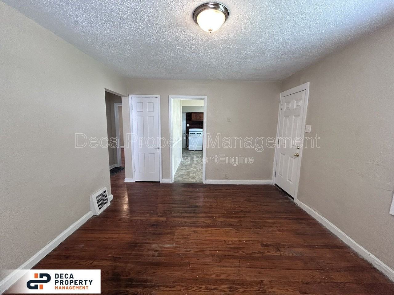 5318 Winslow Dr - Photo 4 of 15