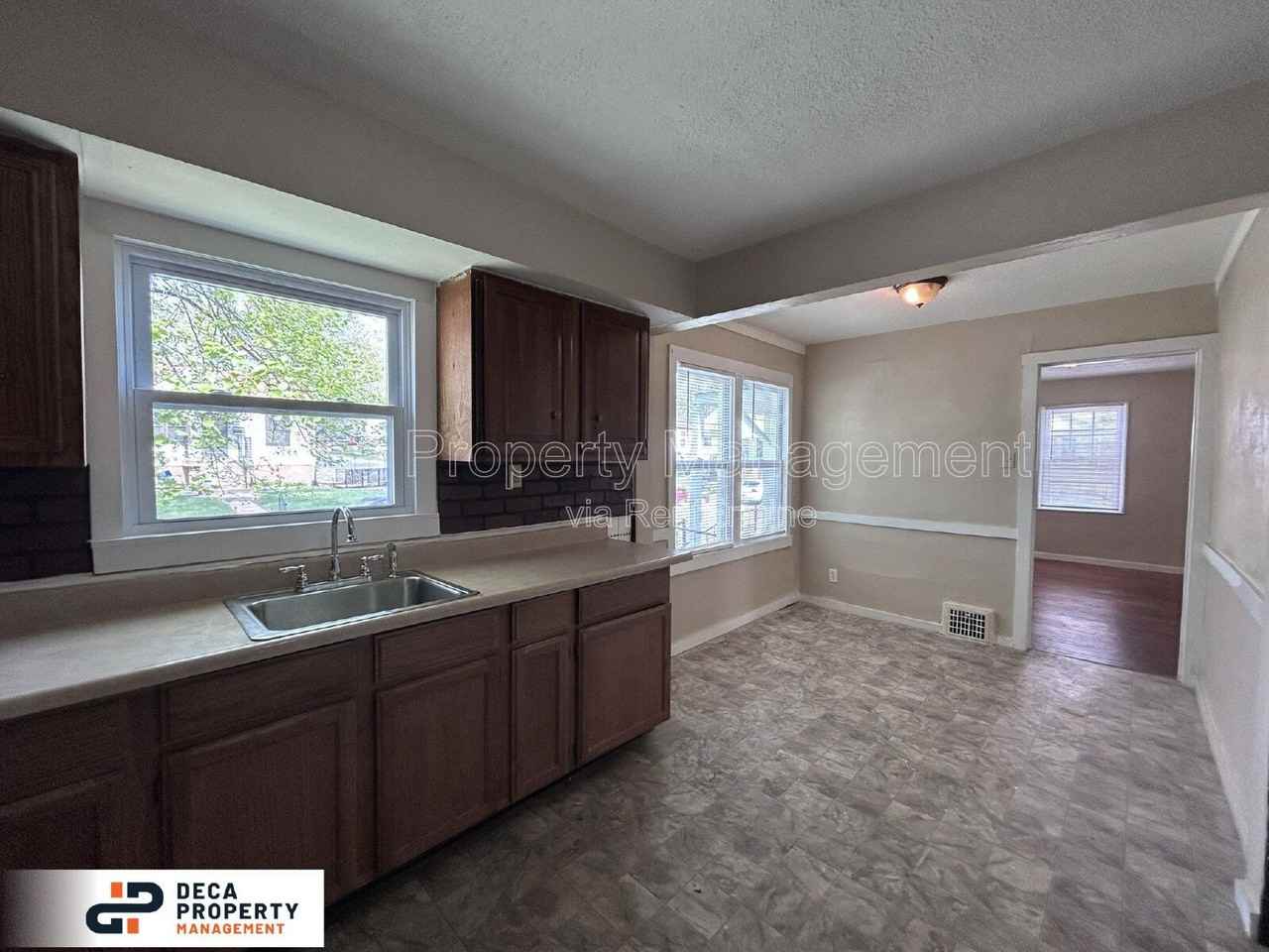 5318 Winslow Dr - Photo 6 of 15